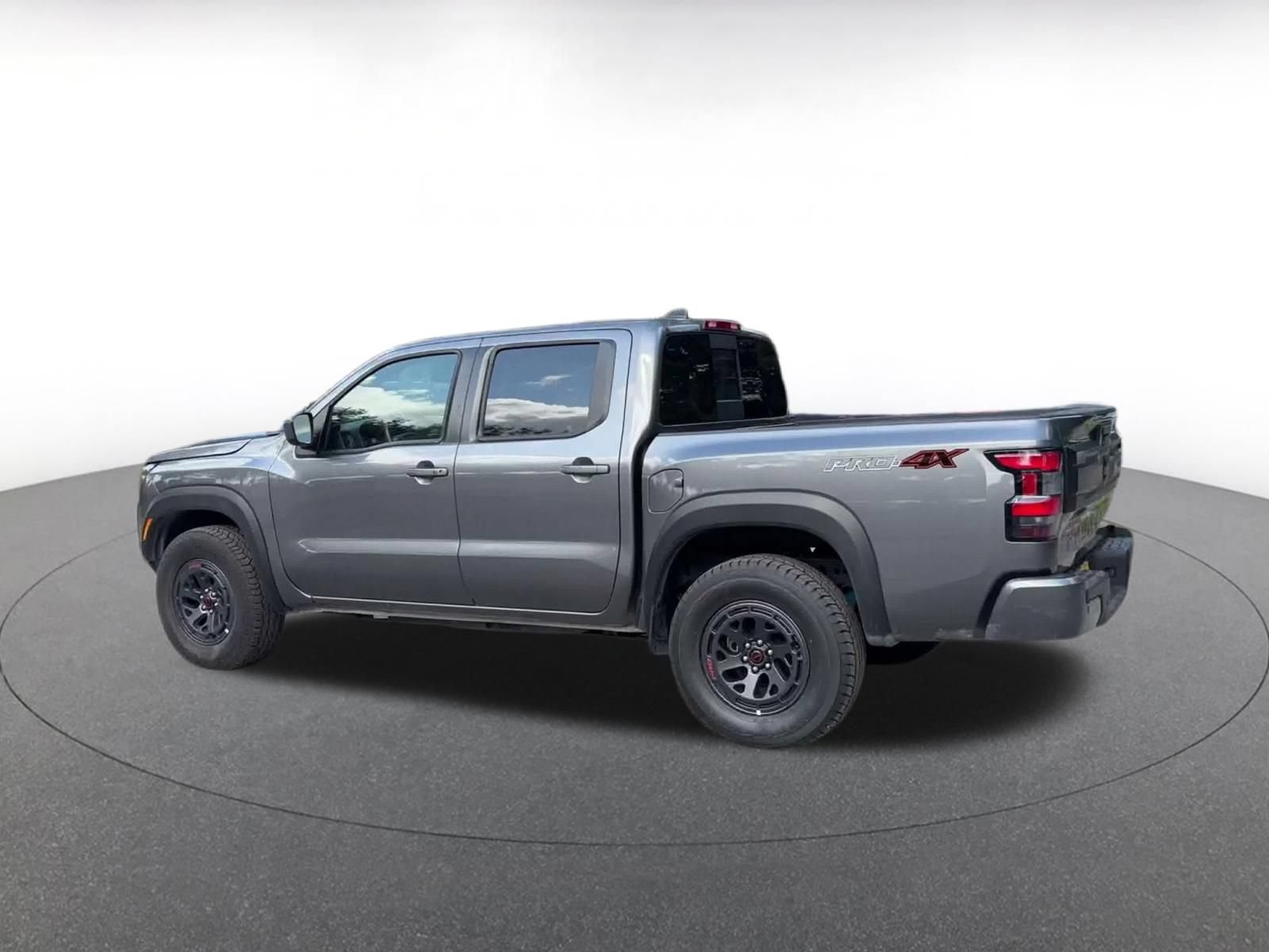 Used 2026 Nissan Frontier PRO-4X AWD/4WD image 9