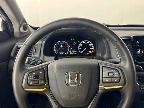 Used 2025 Honda Ridgeline Sport image 14