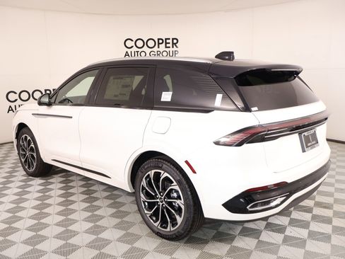New 2026 Lincoln Nautilus Reserve AWD/4WD image 23