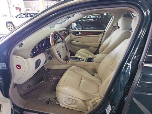 Used 2004 Jaguar XJ8 RWD image 3