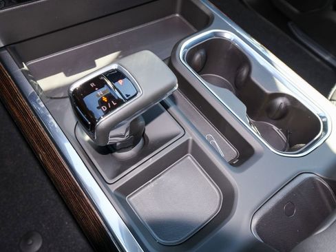 New 2026 GMC Sierra 1500 Elevation image 18