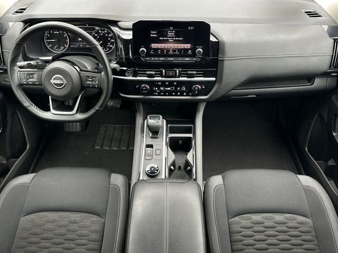 Used 2022 Nissan Pathfinder SV image 14