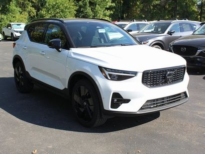 New 2026 Volvo XC40 B5 Ultra w/ Climate Package
