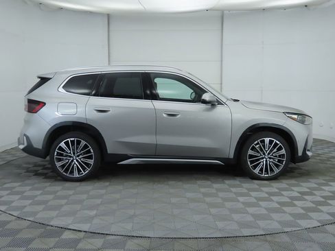 Used 2025 BMW X1 xDrive28i w/ Premium Package image 4
