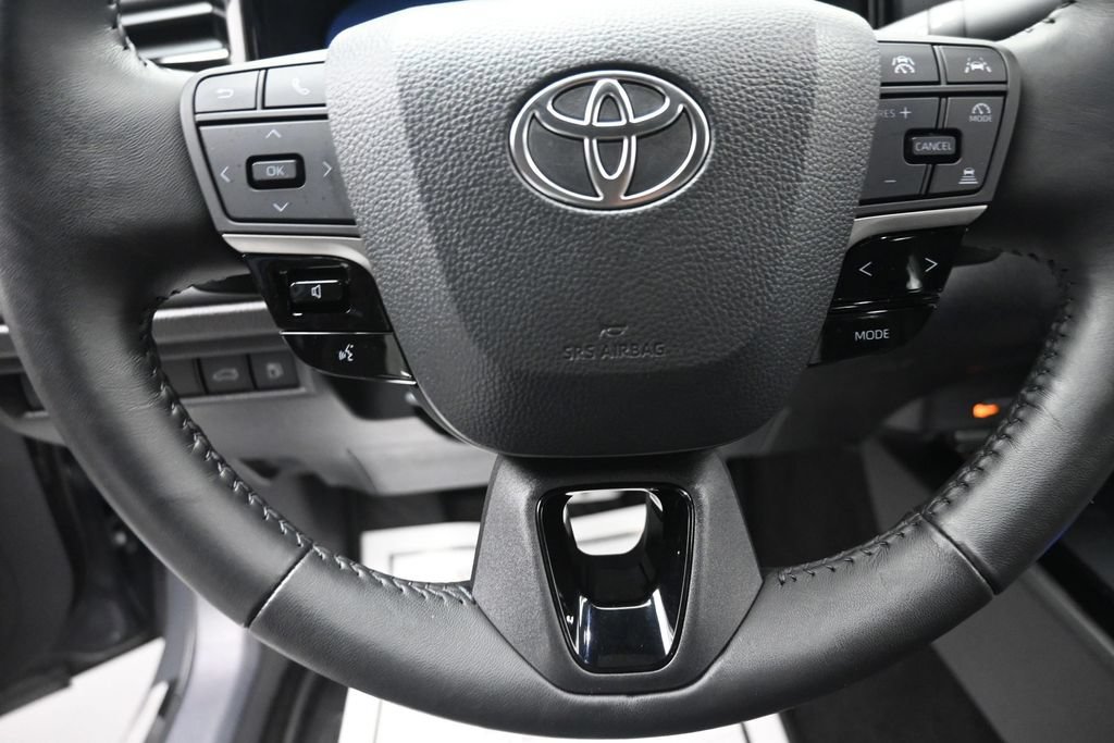 Used 2025 Toyota Camry XSE FWD image 16