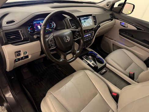 Used 2019 Honda Pilot Elite image 4