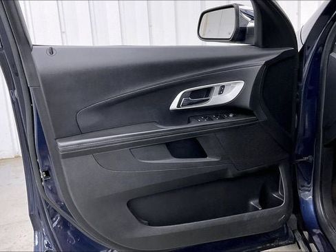 Used 2016 Chevrolet Equinox LTZ w/ Enhanced Convenience Package FWD image 20