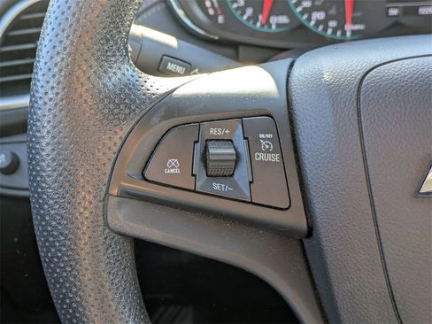 Used 2020 Chevrolet Trax LT image 20