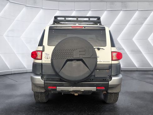 Used 2011 Toyota FJ Cruiser Base image 4