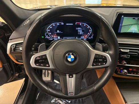 Used 2020 BMW M550i xDrive M550i xDrive w/ Executive Package image 21