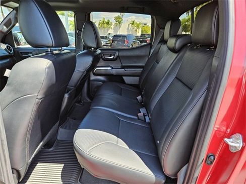 Used 2023 Toyota Tacoma Limited image 5