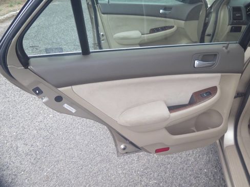 Used 2006 Honda Accord EX image 19