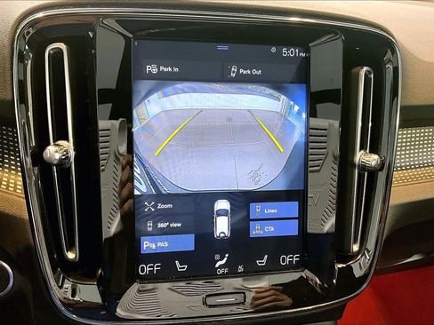 Used 2019 Volvo XC40 T5 R-Design image 29