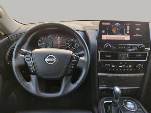 Used 2022 Nissan Armada Platinum w/ Captain's Chairs Package RWD image 10