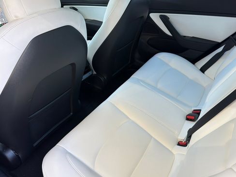 Used 2020 Tesla Model 3 Standard Range Plus RWD image 15
