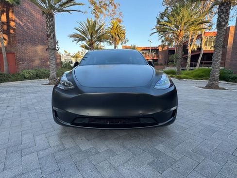 Used 2022 Tesla Model Y Performance AWD/4WD image 2
