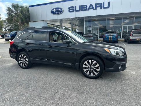 Used 2017 Subaru Outback 2.5i Limited w/ Popular Package #5 image 1
