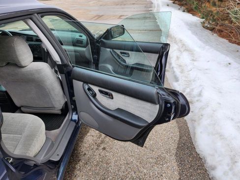 Used 2002 Subaru Legacy L image 25