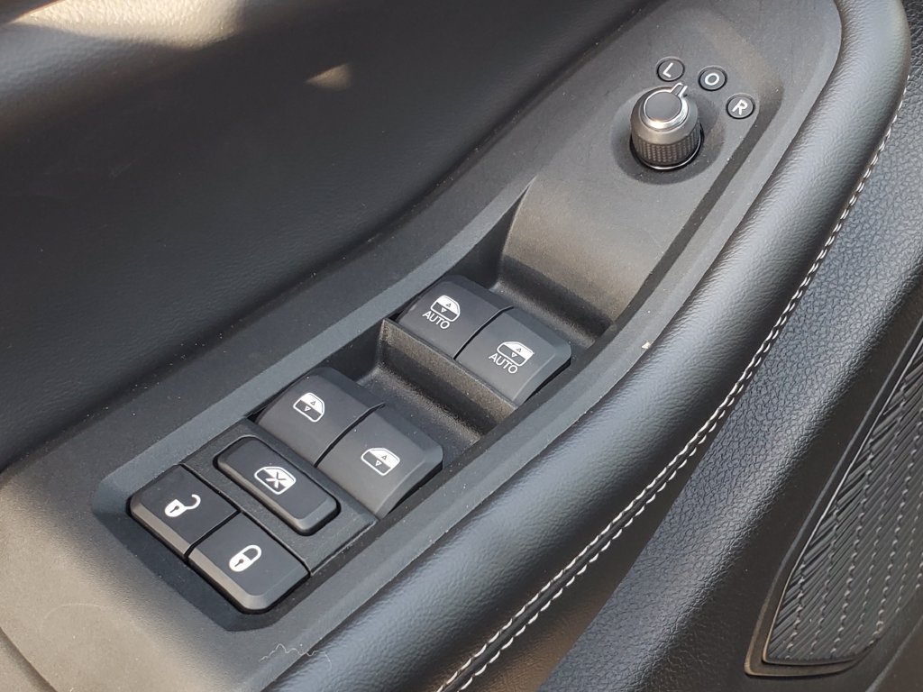 Used 2025 Jeep Grand Cherokee Limited AWD/4WD image 23