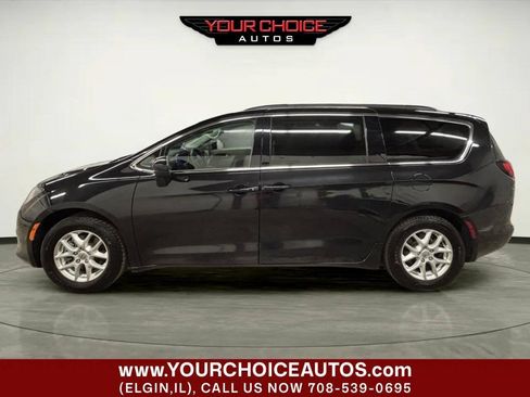 Used 2021 Chrysler Voyager Lxi FWD image 2