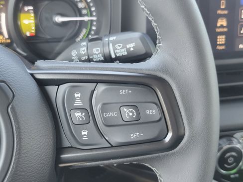Used 2025 Jeep Wrangler Unlimited Rubicon 4xe w/ Safety Group AWD/4WD image 12