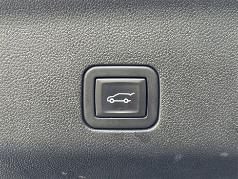 Used 2023 Chevrolet Tahoe LT image 18