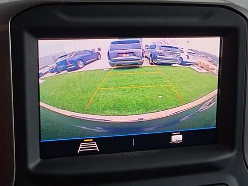 Used 2020 Chevrolet Silverado 1500 Custom w/ Custom Value Package image 17