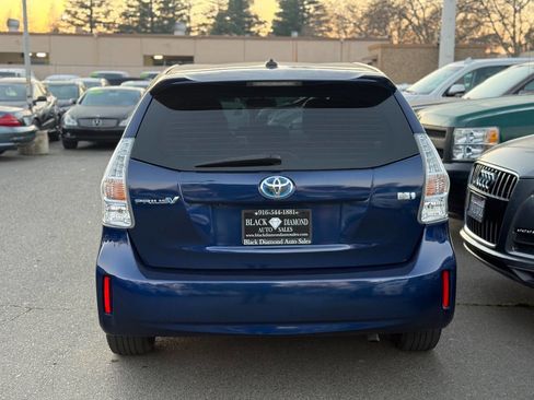 Used 2014 Toyota Prius V Three image 5