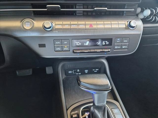 Used 2025 Hyundai Kona SEL FWD image 14