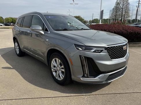 Used 2023 Cadillac XT6 Luxury image 3