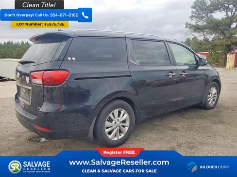 Used 2017 Kia Sedona LX w/ LX Essentials Premium Package image 4