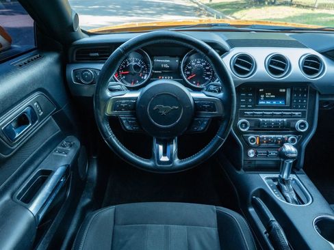 Used 2018 Ford Mustang GT RWD image 17