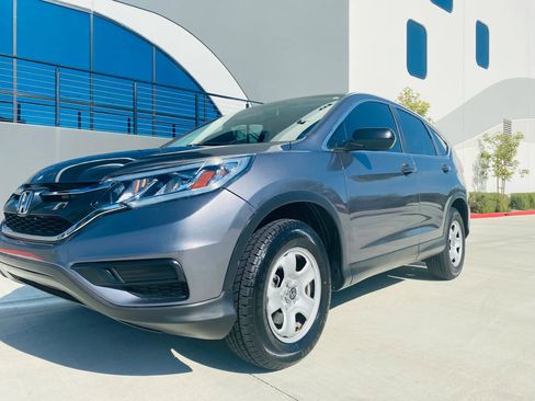Used 2016 Honda CR-V LX image 2