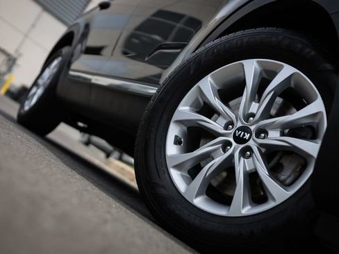 Used 2021 Kia Telluride LX AWD/4WD image 25