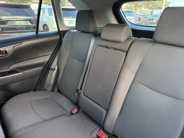 Used 2025 Toyota RAV4 LE AWD/4WD image 28