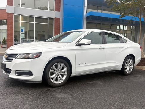 Used 2017 Chevrolet Impala LT FWD image 1