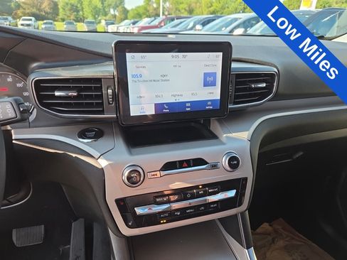 Used 2024 Ford Explorer XLT w/ Equipment Group 202A AWD/4WD image 3