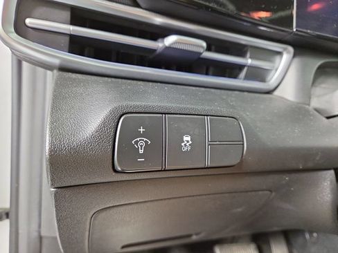 Used 2024 Hyundai Elantra Limited FWD image 27