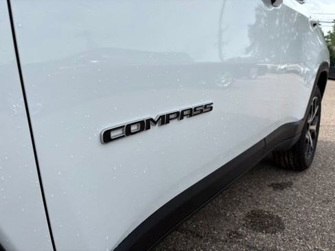 Used 2025 Jeep Compass Limited AWD/4WD image 31