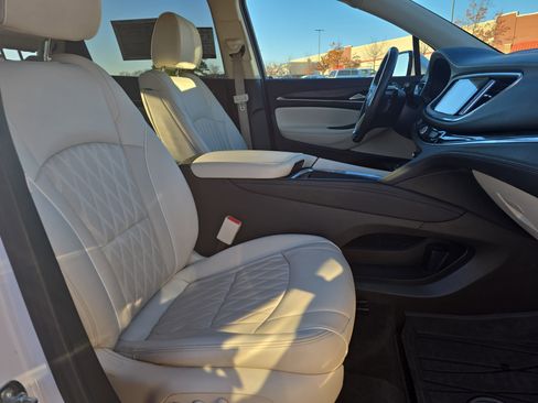 Used 2023 Buick Enclave Avenir FWD image 10