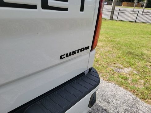 Used 2020 Chevrolet Silverado 1500 Custom w/ Custom Value Package AWD/4WD image 7