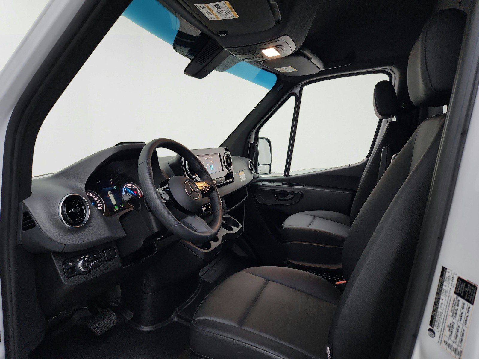 New 2025 Mercedes-Benz eSprinter 170 Cargo image 16