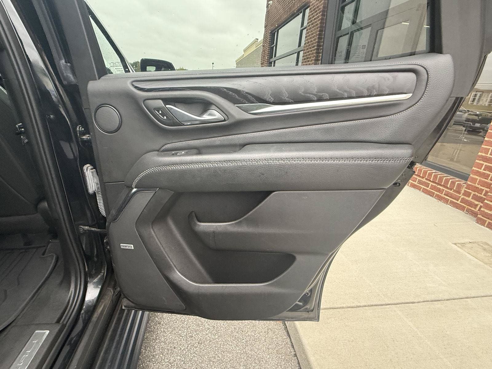 Used 2023 GMC Yukon Denali AWD/4WD image 31