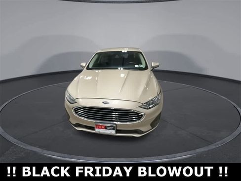 Used 2019 Ford Fusion SE image 3