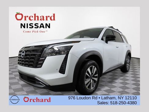 New 2026 Nissan Pathfinder SL image 1