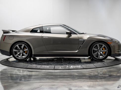 Used 2009 Nissan GT-R Premium image 20