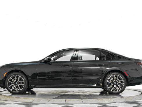 Used 2023 BMW 760i xDrive w/ Parking Assistance Package AWD/4WD image 6