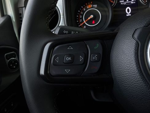 Used 2025 Jeep Wrangler Unlimited Sport AWD/4WD image 30