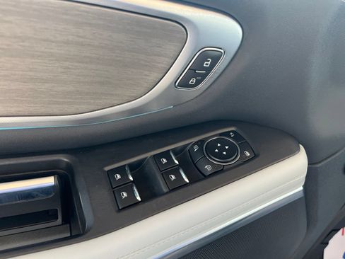 Certified 2025 Ford Expedition Platinum AWD/4WD image 18