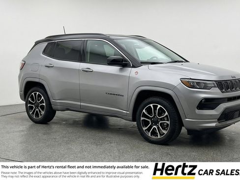 Used 2025 Jeep Compass Trailhawk AWD/4WD image 1